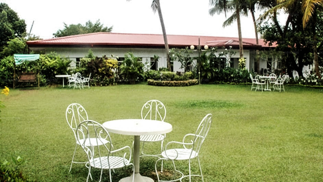 Aqua Pearl Lake Resort, Moratuwa