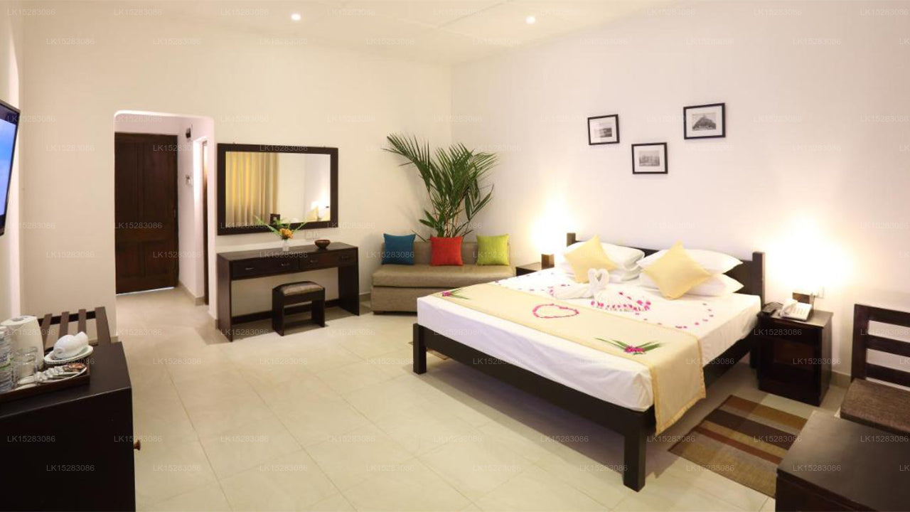 Lakeside at Nuwarawewa, Anuradhapura