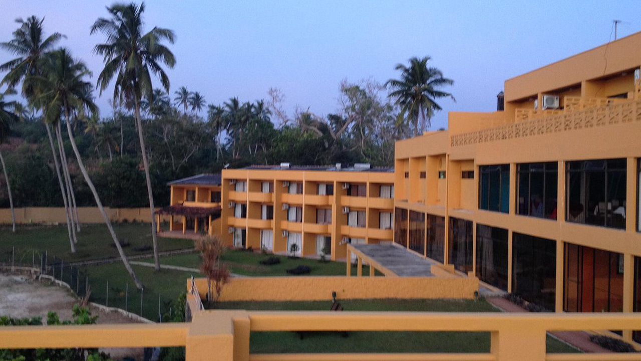 Bay Beach Hotel, Weligama
