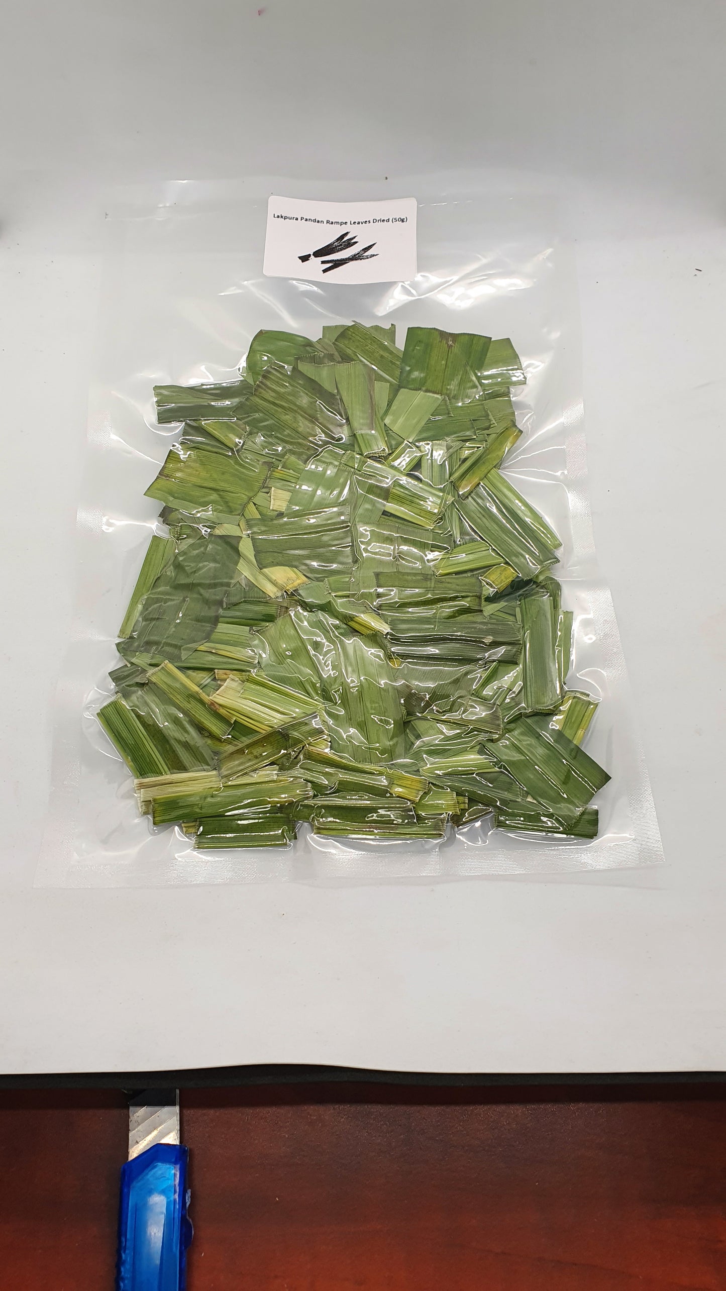 Lakpura® Dehydrated Pandan (Rampe) Leaves