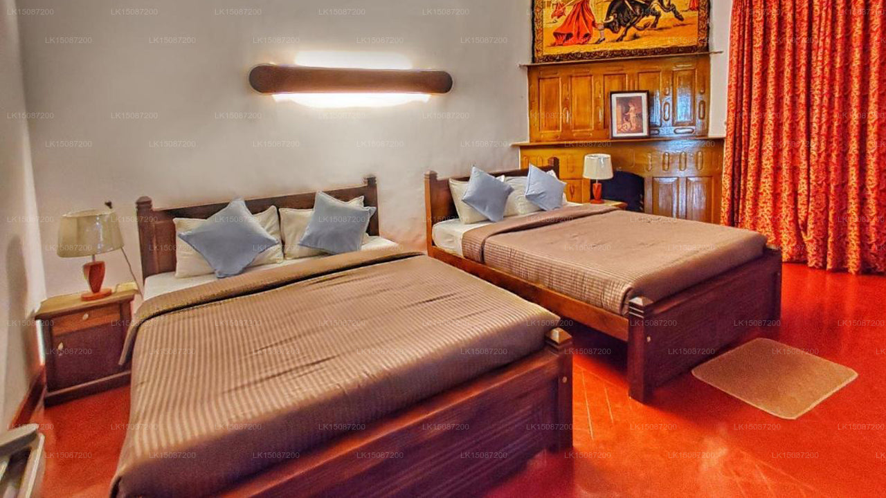 Castlereigh Holiday Bungalow,  Hatton