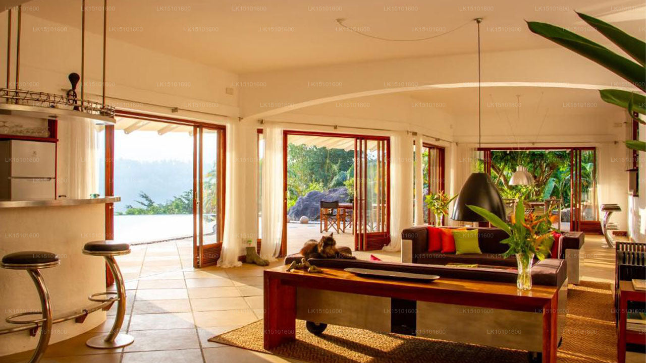 منتجع بوغانفيليا، كاندي