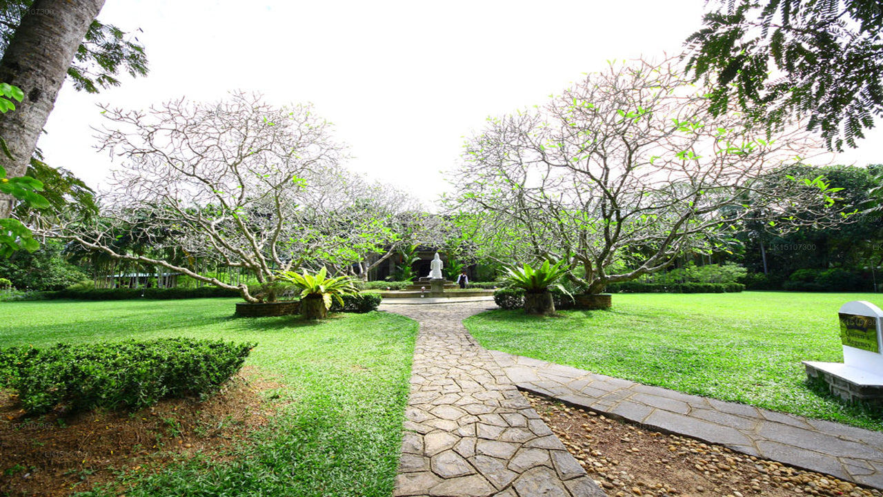 Aqua Pearl Lake Resort, Moratuwa