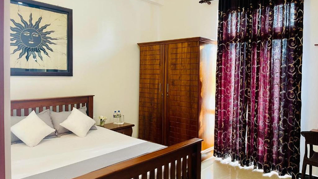 Sand & Surf Guest House, Negombo