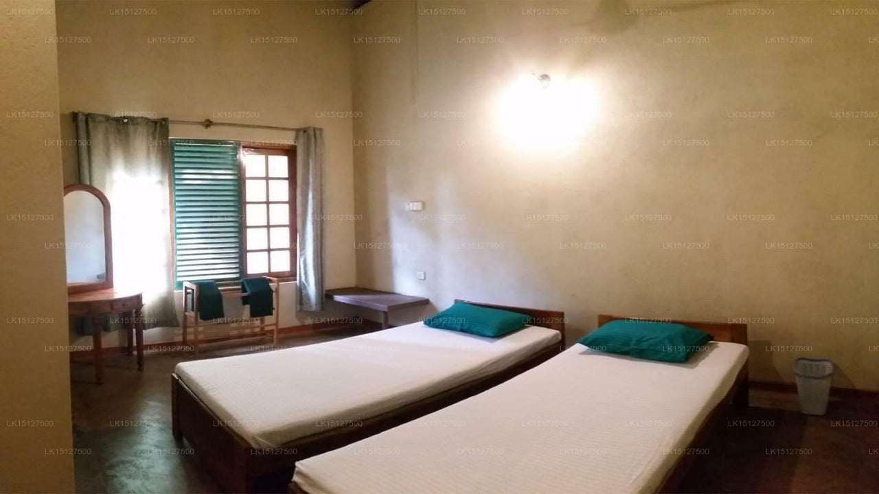 De Olifant Holiday Bungalow,  Udawalawe