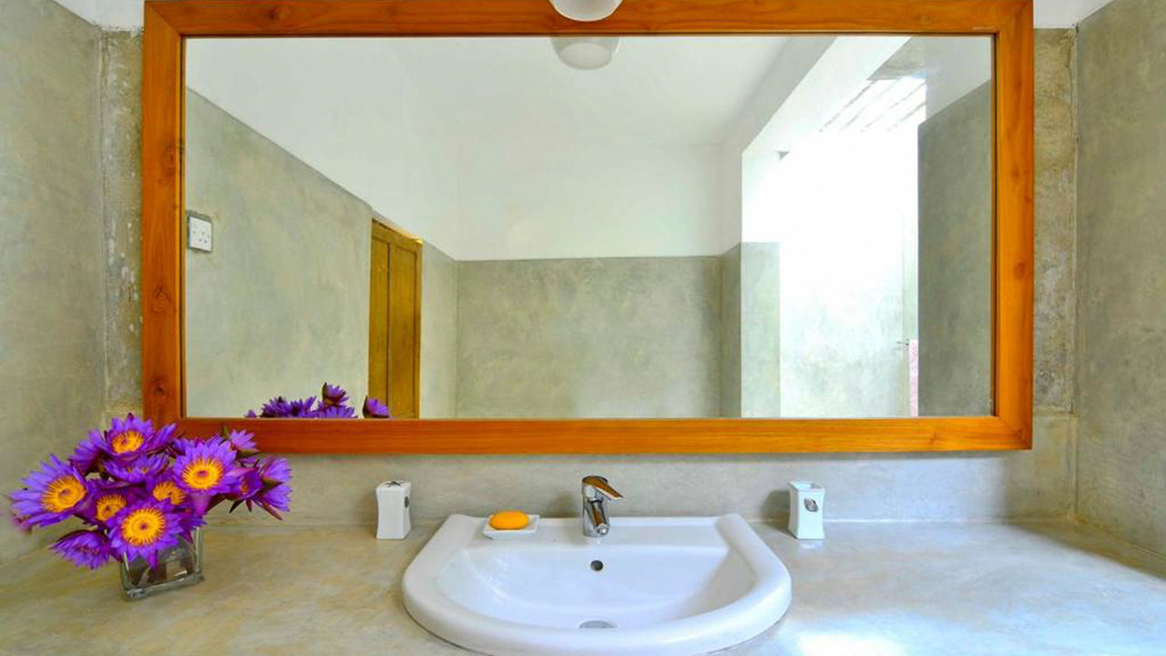 Blue Heights, Dikwella