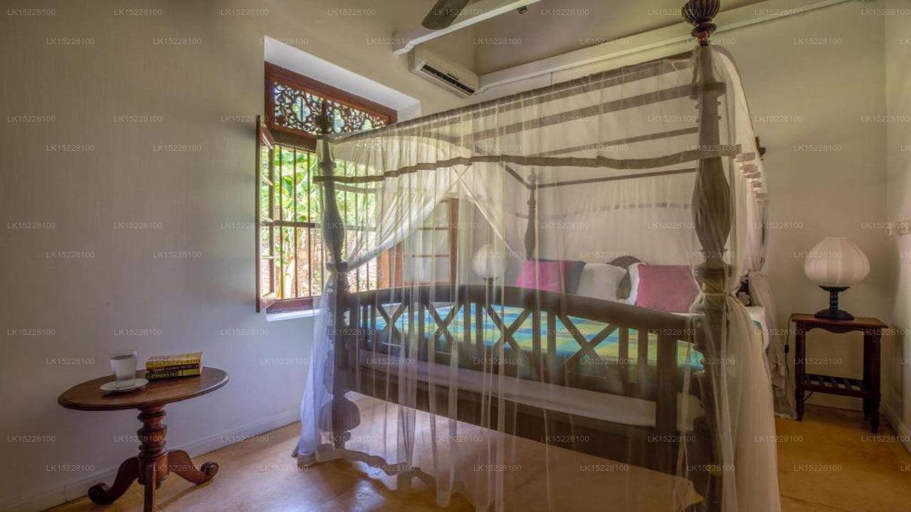 Coconut Grove, Galle