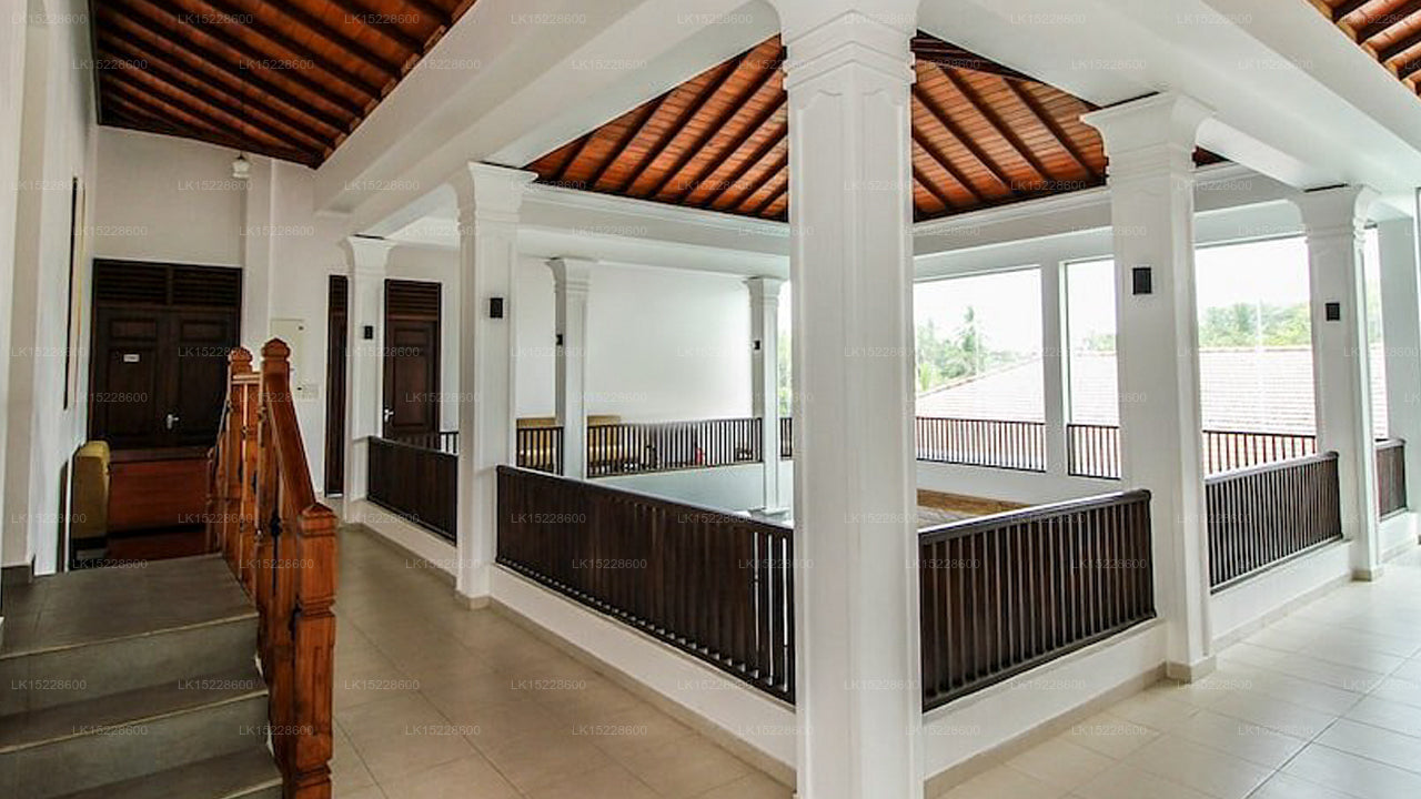 Blue Spring Hotel, Wadduwa