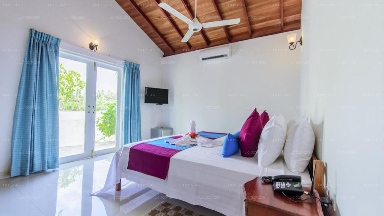 Vaaya Beach Hotel, Negombo