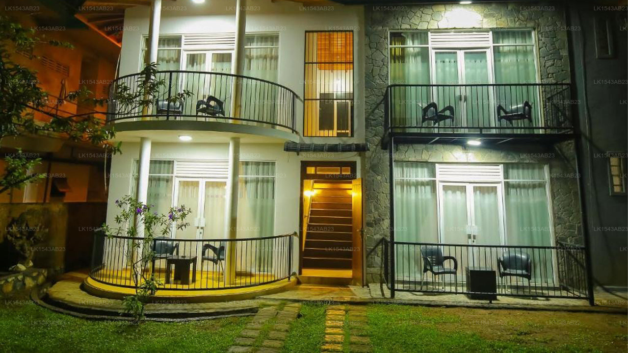 Ella Moon Rock, Ella