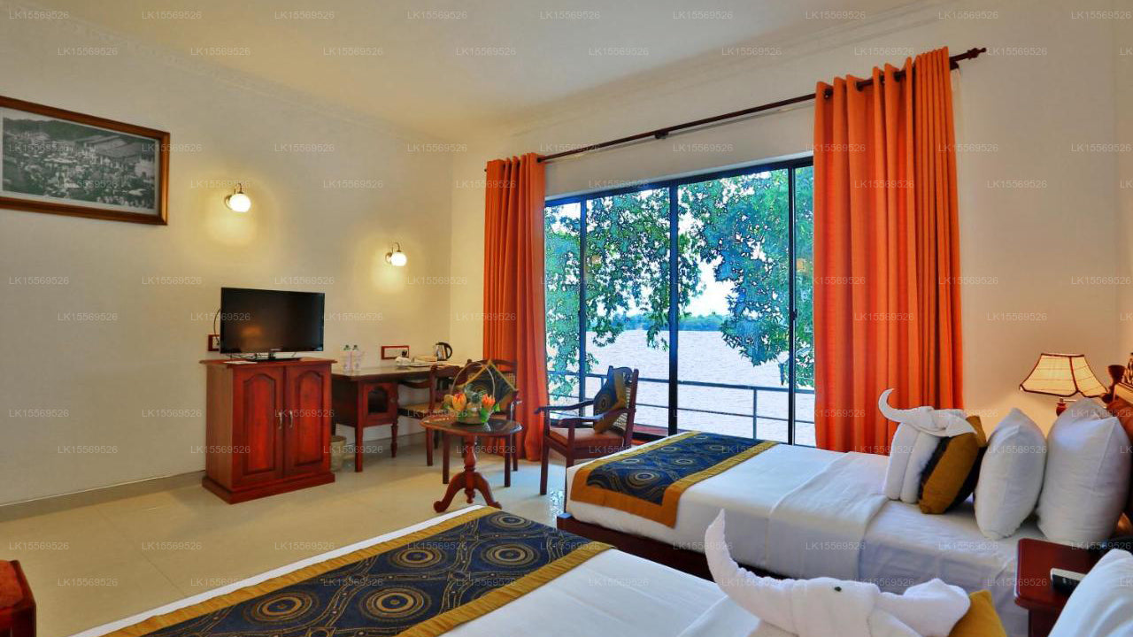 Centuria Lake Resort, Embilipitiya