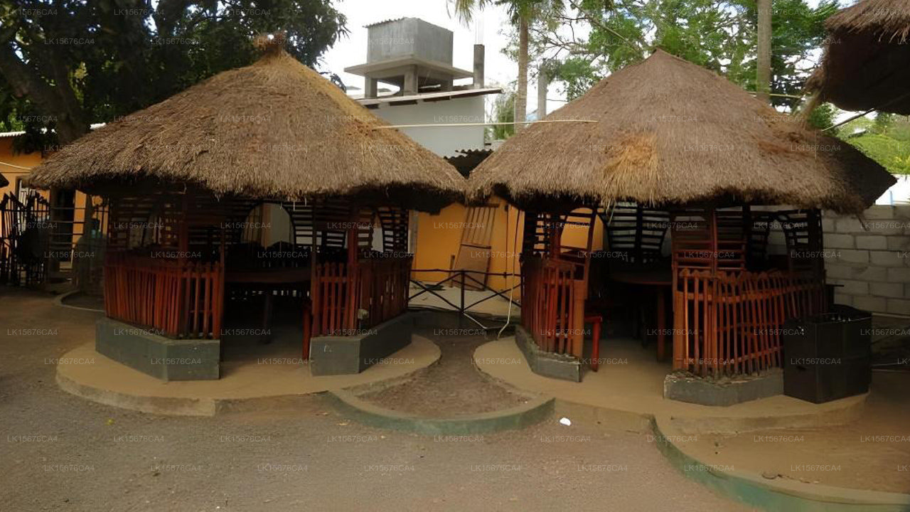 Thampa Tourist Hotel in, Vavuniya