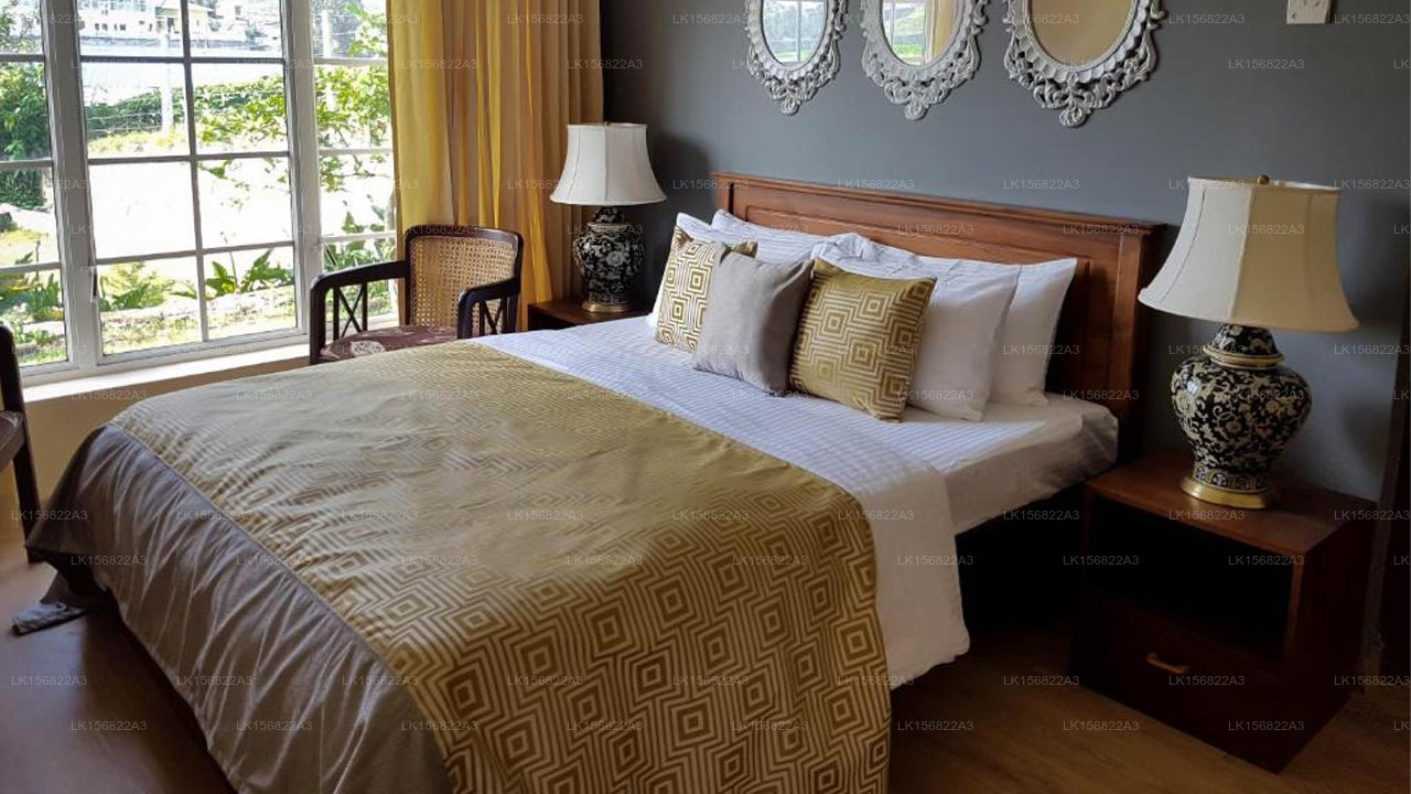 The Other Corner, Galaha