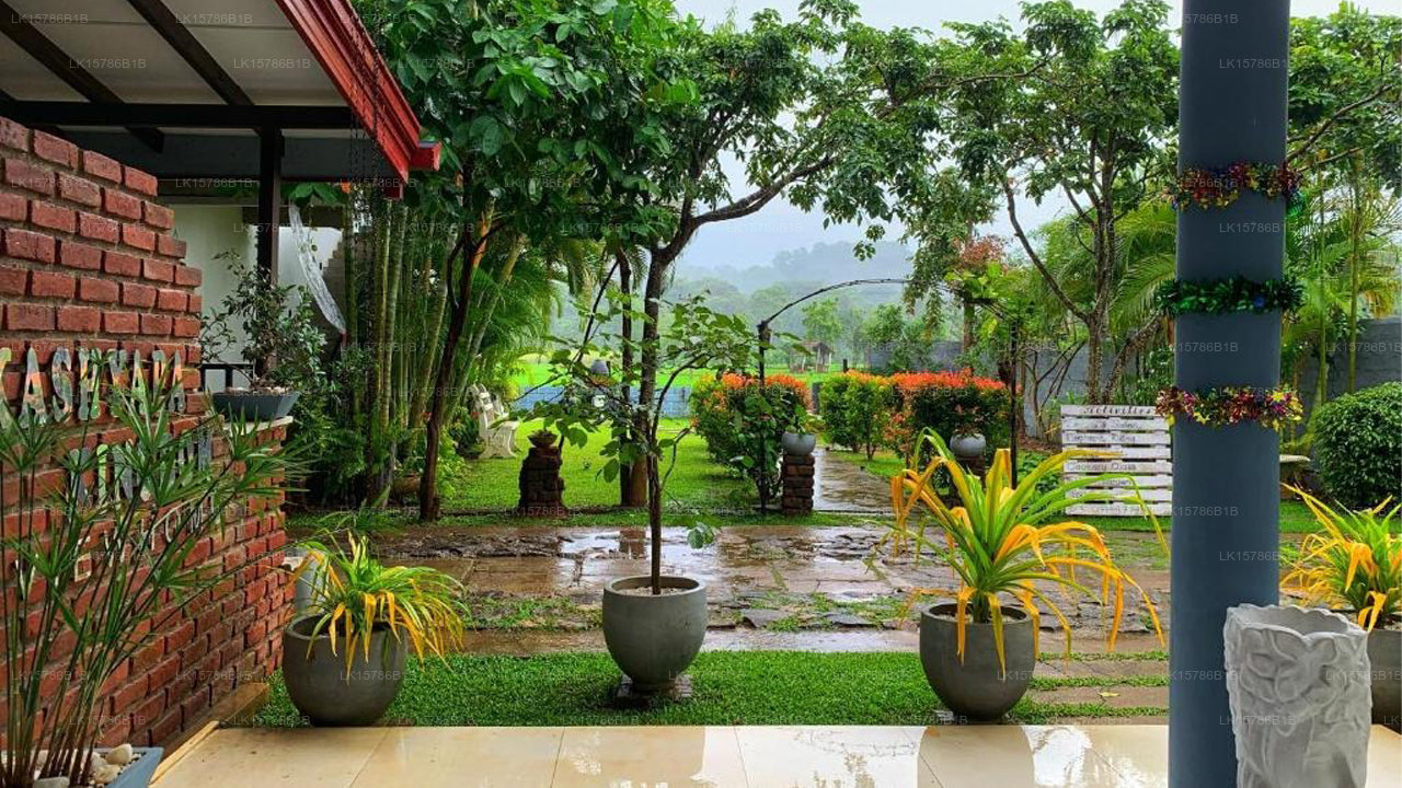 kashyapa Kingdom View Home in Sirigiya