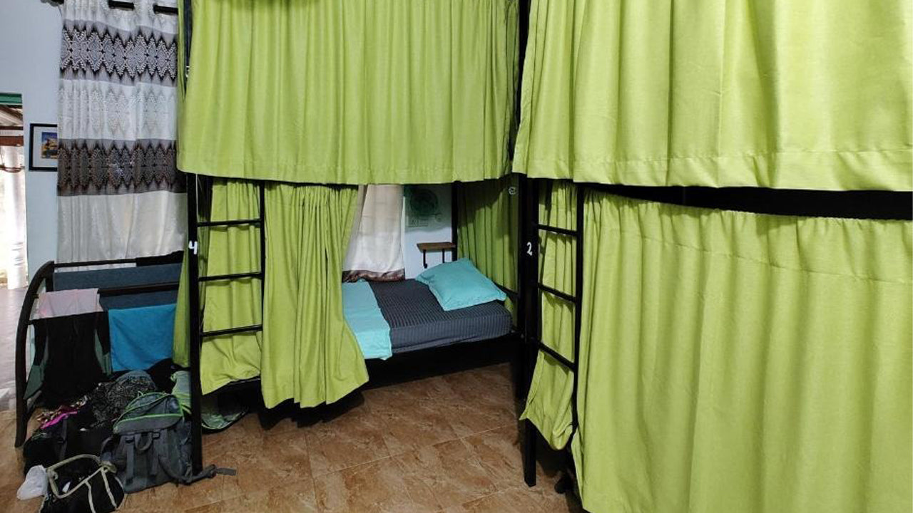 Happy hammocks, Weligama