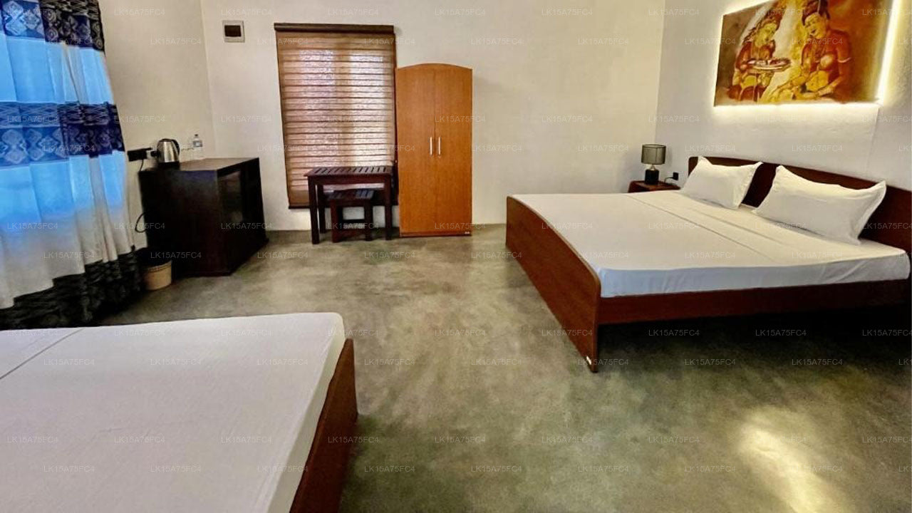 Whisky Point Surf Cabana, Pottuvil