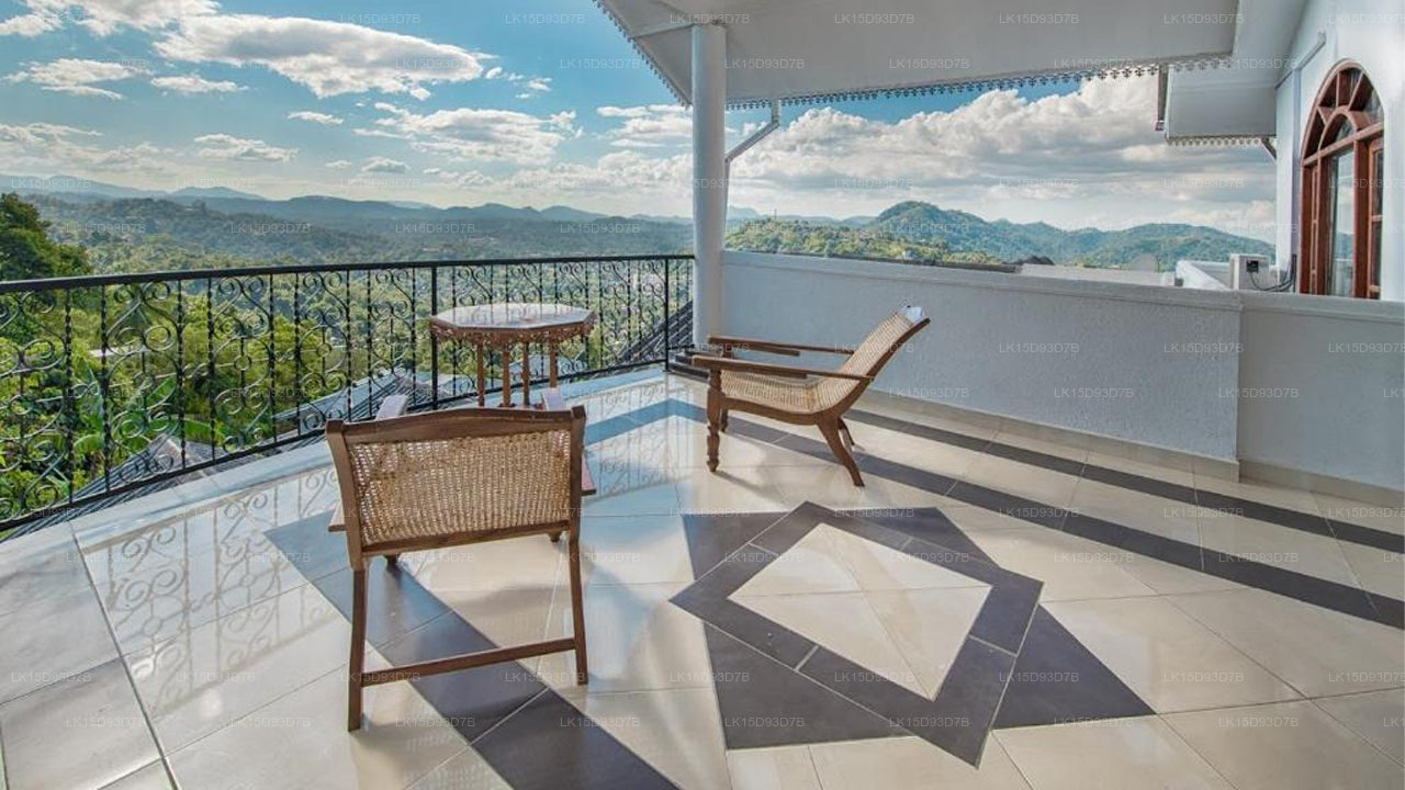 Ceylon Breeze, Kandy