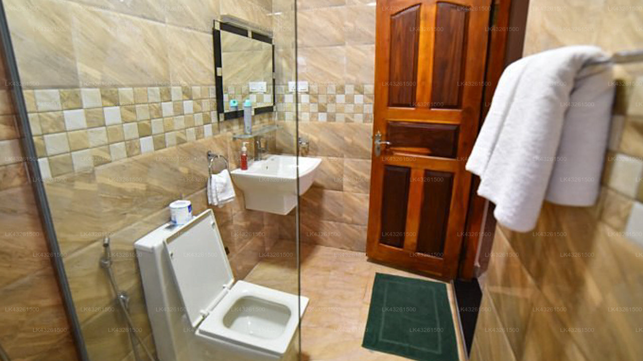 Bluewater Beach Resort, Trincomalee