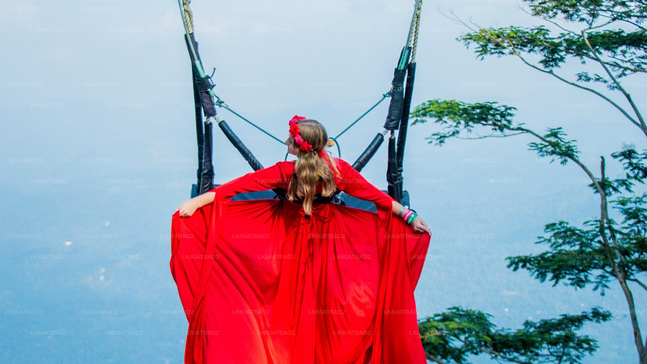 استمتع بالتأرجح في أمبولواوا مع إطلالات بانورامية على كاندي