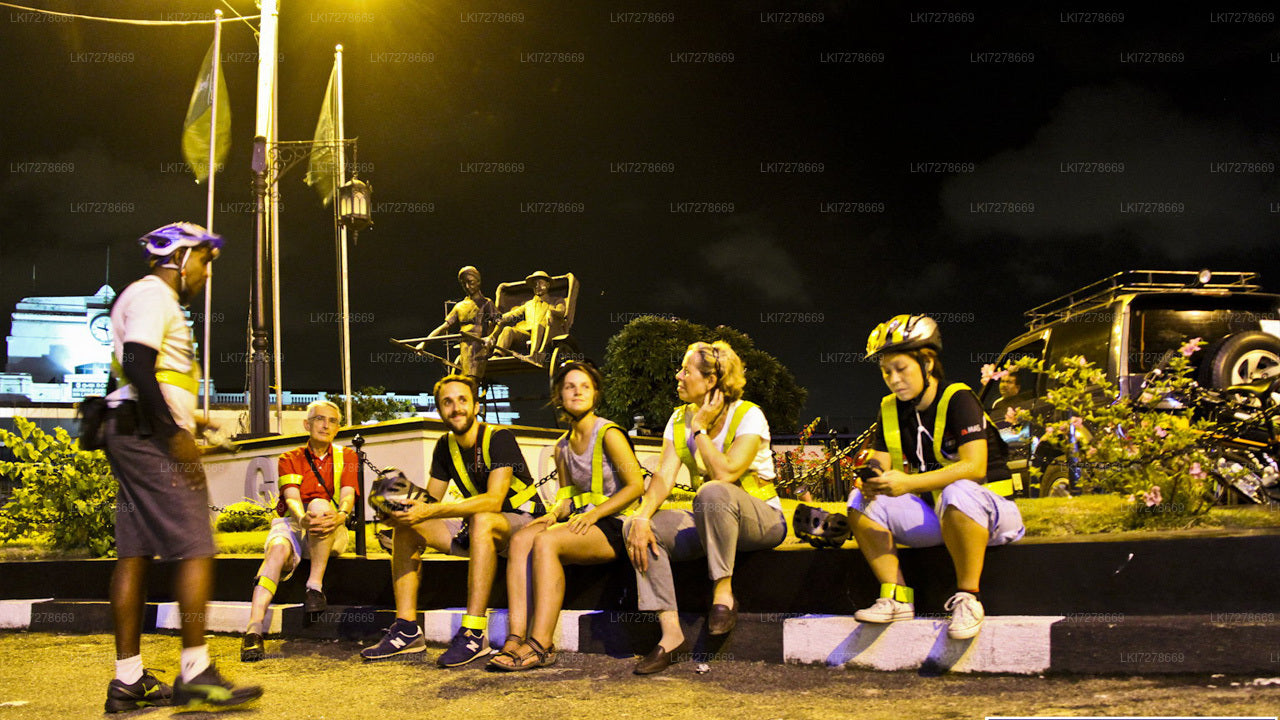 Luxury Night Cycling Tour of Colombo
