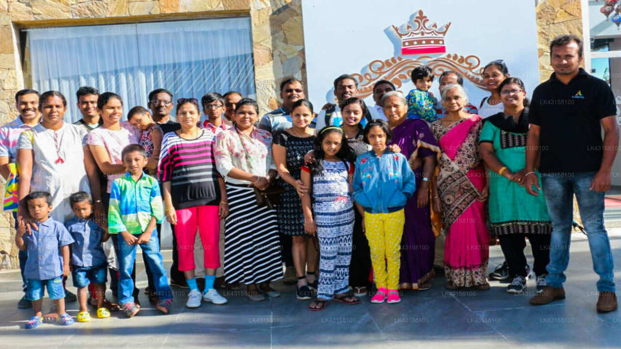 Transfer between Colombo Airport (CMB) and Amolwasa, Galle