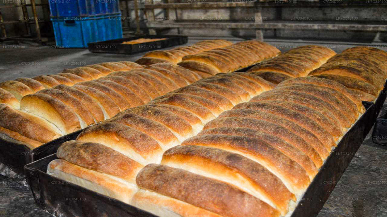 Sri Lankan Traditional Bakery Experience from Tissamaharama